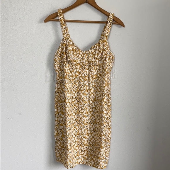 Aeropostale Dresses & Skirts - Aeropostale yellow floral sun mini dress